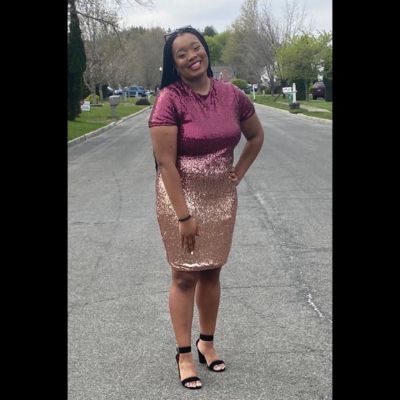 Meet your Posher, Gabriella🙋🏾‍♀️👗👸🏾✨💜 - Picture 2 of 4